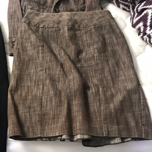 Brown suit - Picture 3 of 3